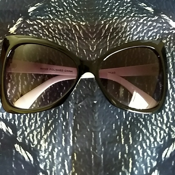 Mod sunglasses. 😎👌 - Picture 6 of 6